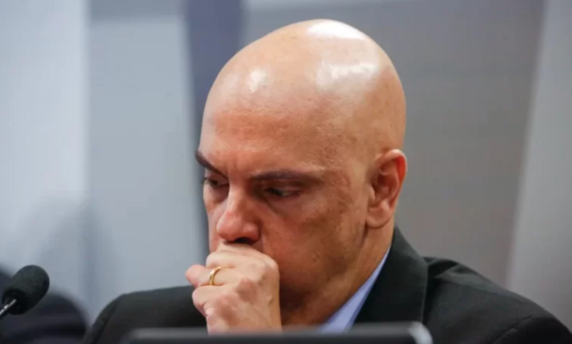 Moraes libera contas do X após rede dizer que irá pagar multas