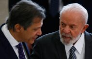 Lula volta a reunir ministros para debater cortes de gastos; discussões continuam à tarde