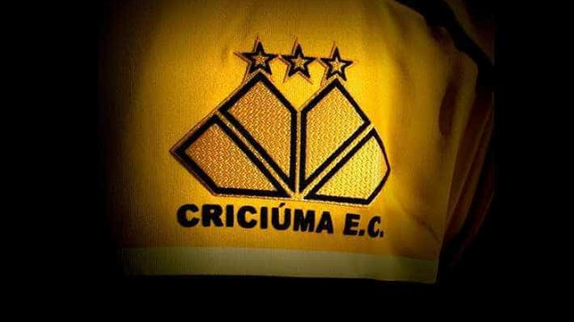 Vitória ganha do Criciúma fora de casa e se aproxima de manutenção na Série A em 2025