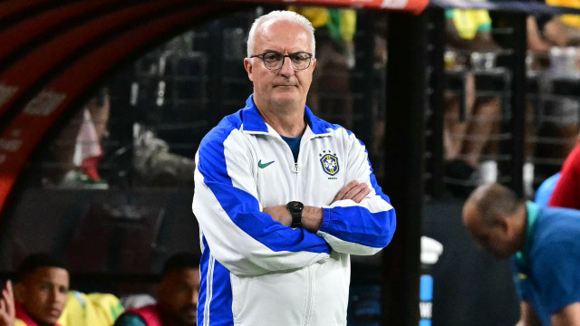 Dorival vê seleção cada vez mais perto do ideal: 'Evoluiu bastante, mas ainda não estou feliz'