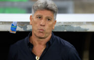 Renato Gaúcho diz que Grêmio não é mal treinado, descarta queda e ganha respaldo da diretoria