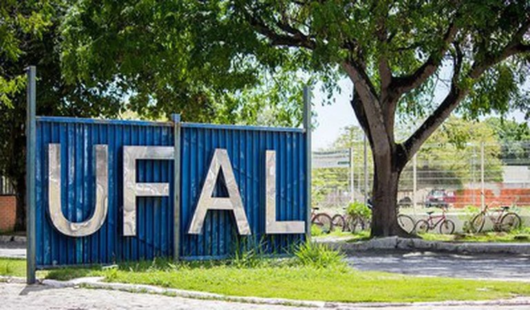 Justiça Federal determina que Ufal aceite matrícula de candidato autista aprovado em Medicina