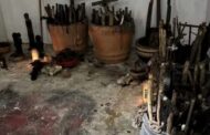 Descoberta macabra em casa de empresário; Altar com crânios humanos e vestígios de sangue são encontrados