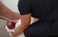 ABSURDO: Mulher dá à luz em banheiro de hospital após enfermeiras supostamente se recusarem a acordar médica de plantão