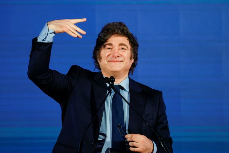 Pobreza na Argentina cai para 38,1% no 2º semestre de 2024