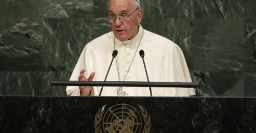 Em testamento, Papa pede túmulo simples e com apenas uma palavra na lápide; veja