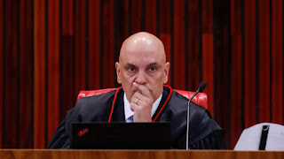 VÍDEO: MORAES CEDE À PRESSÃO POPULAR E DESBLOQUEIA CONTAS BANCÁRIAS DE JORNALISTA DE DIREITA