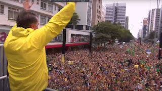 VÍDEO: BOLSONARO É OVACIONADO AO CHEGAR À PAULISTA EM ATO PELA ANISTIA