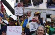 VÍDEO: MANIFESTANTES OSTENTAM BATONS NA PAULISTA E PROTESTAM CONTRA “PENAS DESPROPORCIONAIS” DO STF