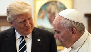 VÍDEO: TRUMP FAZ HOMENAGEM AO PAPA FRANCISCO APÓS SEU FALECIMENTO