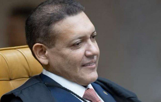 Nunes Marques age novamente e agora atinge o PT