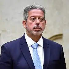 Lira compra mansão de R$ 10 milhões após deixar presidência da Câmara