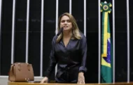 Saiba quem é a deputada que retirou assinatura da anistia