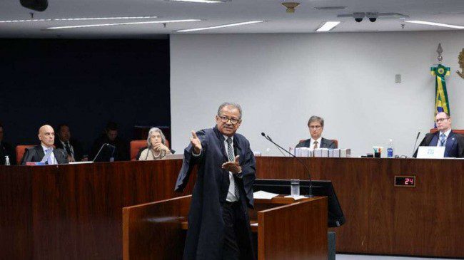 Advogado de Filipe Martins solta o verbo cara a cara com ministros do STF