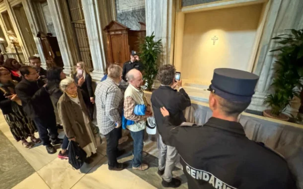 Vaticano divulga imagens do túmulo de papa Francisco