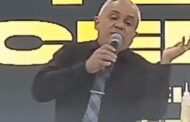 Vídeo mostra pastor revelando adultério com amante no culto