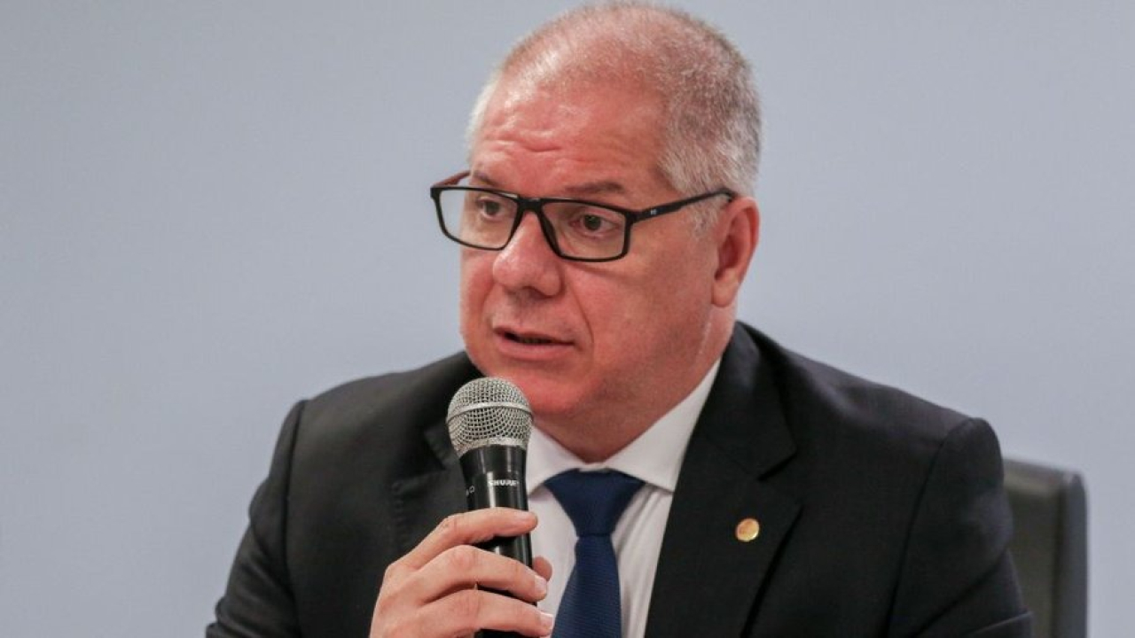 URGENTE: PRESIDENTE DO INSS É AFASTADO APÓS OPERAÇÃO SOBRE FRAUDE DE R$ 6,3 BILHÕES