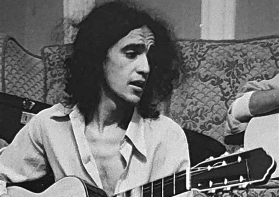 CAETANO PREGA 'SEM ANISTIA', mas esquece que já foi perdoado pelo Brasil