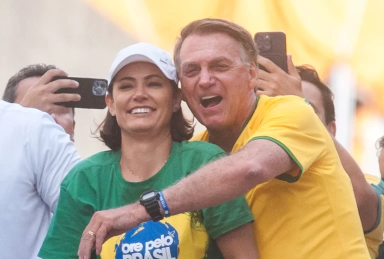 Bolsonaro sobre Michelle em 2026: “Não posso bater o martelo”