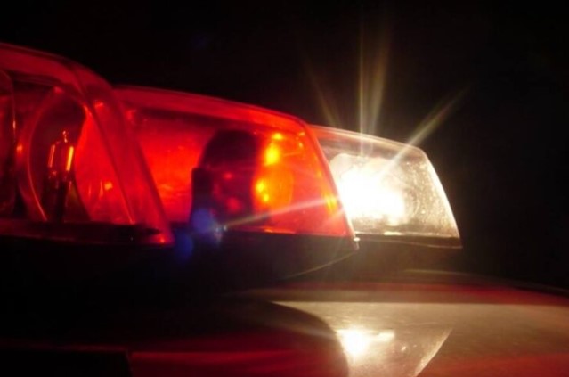 Polícias prendem 3 pessoas por exploração sexual de adolescente em bar