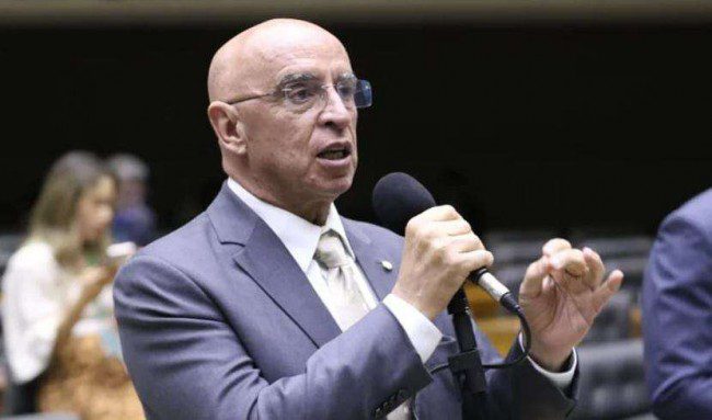 Demissão de Lupi foi apenas pretexto para bancada do PDT cair fora.