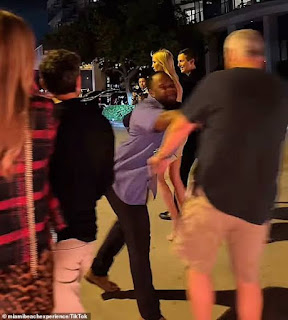 VÍDEO: SUSPEITO TENTA SE APROXIMAR DA FILHA DE TRUMP E É EMPURRADO POR SEGURANÇA