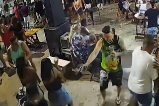 VÍDEO: HOMEM É EXECUTADO A TIROS POR MILICIANO DURANTE FESTA NO RJ