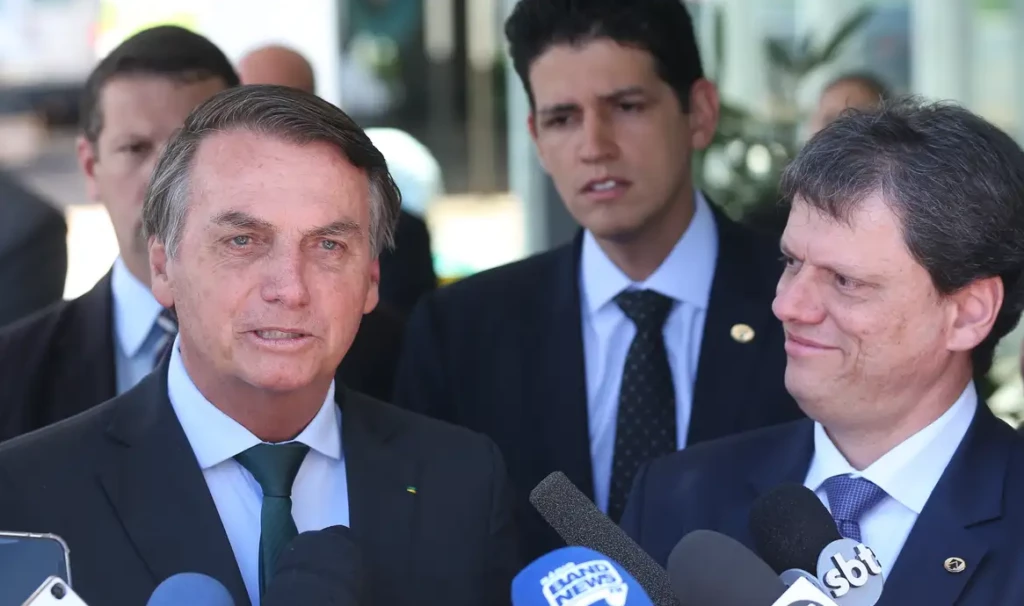 Bolsonaro estava “triste”, mas jamais citou golpe, diz Tarcísio