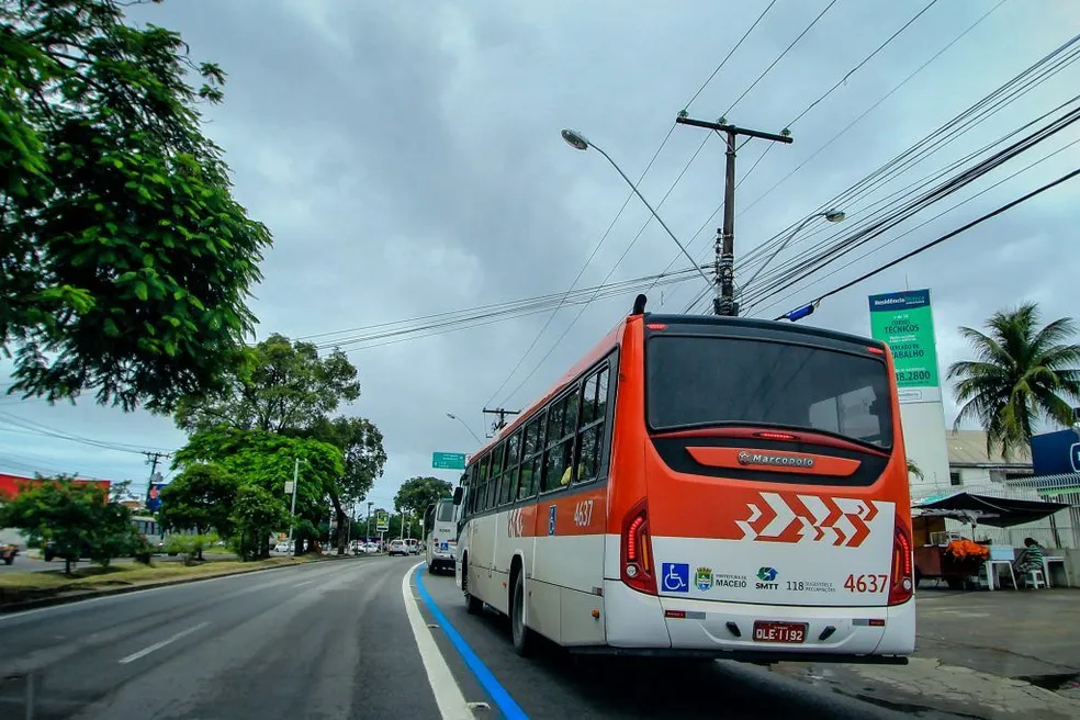 Câmara analisa projeto de lei que libera Faixa Azul para motoristas de aplicativos em Maceió