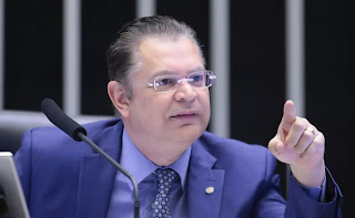 VÍDEO: LÍDER DO PL NA CÂMARA SE EXALTA E CHAMA MINISTRO DE “BURRO”