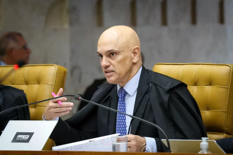 Moraes determina bloqueio do Instagram de filho de Zambelli