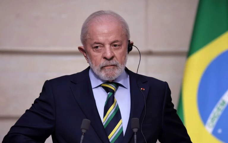 Dois em cada três brasileiros são contra a reeleição de Lula