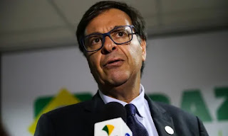 VÍDEO: JURISTAS APONTAM O QUE ESTÁ POR TRÁS DA ORDEM DE MORAES PARA SOLTAR EX-MINISTRO DE BOLSONARO