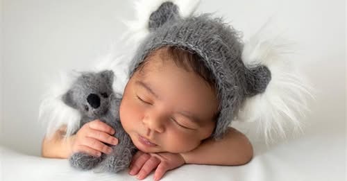 Homem agride bebê de 4 meses por achar que era bebê reborn