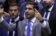 VÍDEO: DEPUTADO ANDRÉ FERNANDES REPREENDE HUGO MOTTA FRENTE A FRENTE E REVELA “TRAIÇÃO”