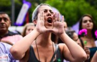 VÍDEO: UNIVERSIDADE FAZ “CONFERÊNCIA” PARA IMPEDIR ENTRADA DE ESTUDANTES SEM SUTIÃ