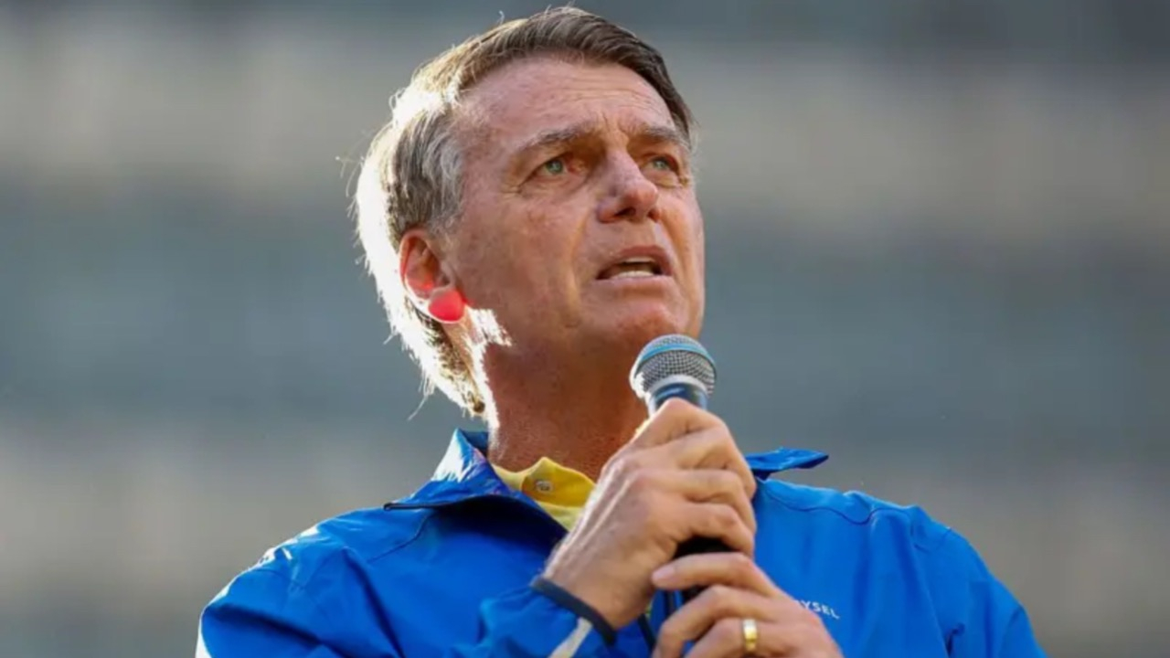 'TARIFA DE TRUMP NÃO AFETA EM NADA APOIO DE JAIR BOLSONARO ENTRE ELEITORES FIÉIS', DIZ PESQUISADORA