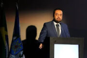 BRASIL: GOVERNADOR CANTA EM EVENTO COM MORAES