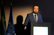 BRASIL: GOVERNADOR CANTA EM EVENTO COM MORAES