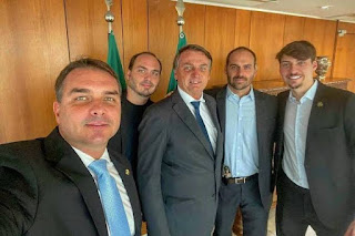 BRASIL: FILHOS DE BOLSONARO REVELAM RESPONSABILIDADE DE JORNAIS EM ATAQUE À SUA MÃE