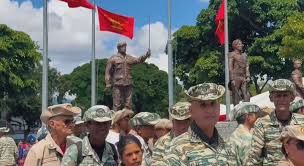 MUNDO: MILICIANOS ATENDEM MADURO E FORMAM FILA PARA ENFRENTAR TROPAS DOS EUA