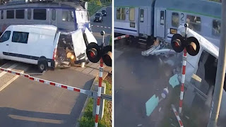 MUNDO: MOTORISTA DE VAN FICA “PRESO” EM TRILHO E É ATINGIDO EM CHEIO POR TREM