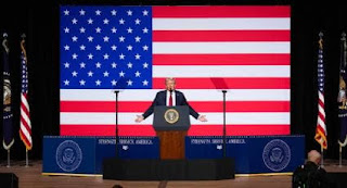 MUNDO: TRUMP É OVACIONADO EM EVENTO MILITAR