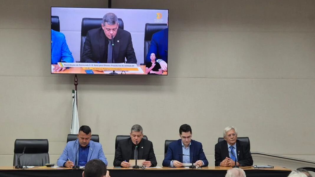 Daniel Donizet conduz recondução de Raimundo Ribeiro à presidência da Adasa em reunião da Comissão de Desenvolvimento Econômico Sustentável