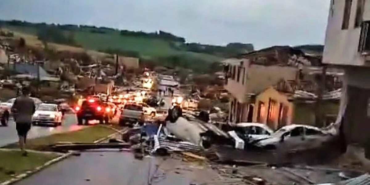 Tornado deixa 5 mortos e mais de 130 feridos no Paraná: videos