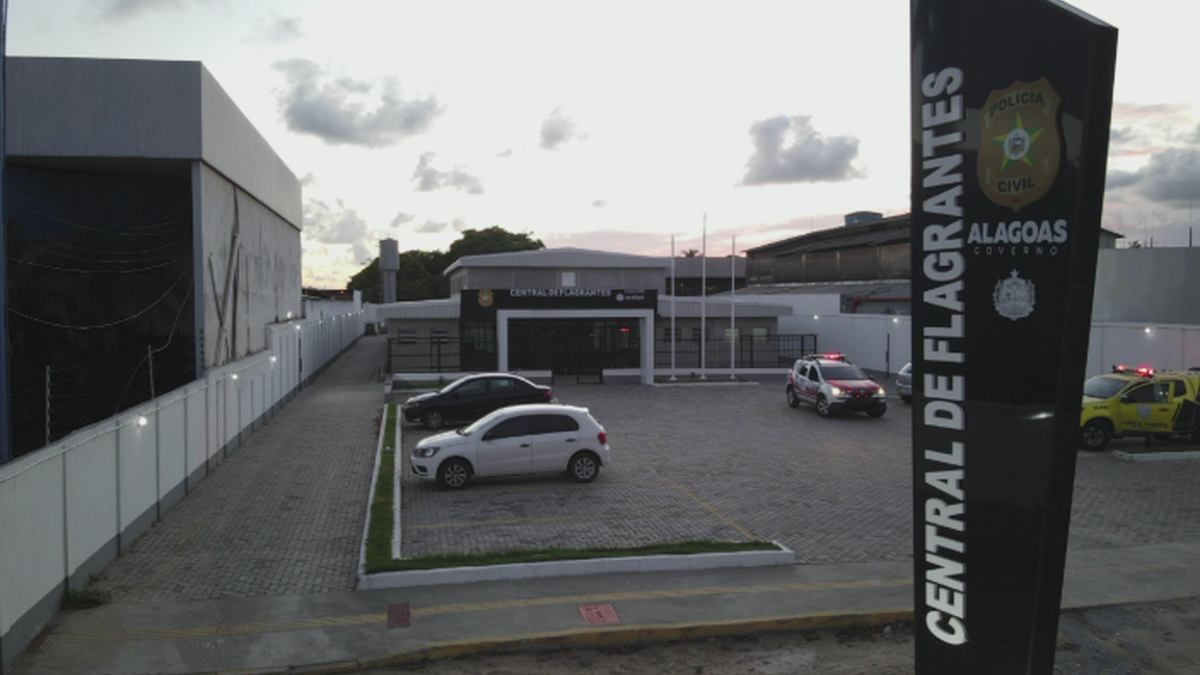 Mãe é presa em flagrante suspeita de agredir com socos e morder a própria filha