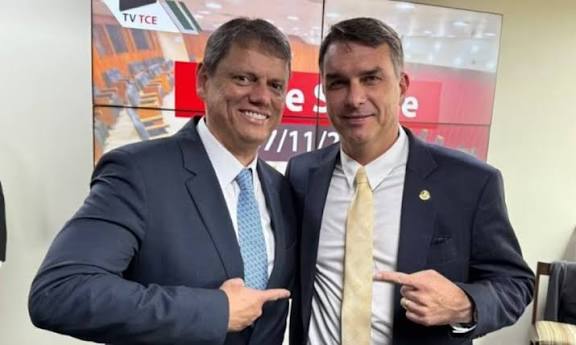 BRASIL: PESQUISA COMPARA FLAVIO BOLSONARO A TARCÍSIO E RESULTADO SURPREENDE CENTRÃO