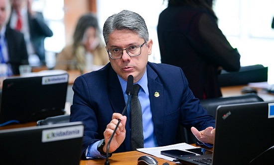 BRASIL: SENADOR REVELA QUE PRISÃO DE MINISTROS DO JUDICIÁRIO “ESTÁ CHEGANDO”