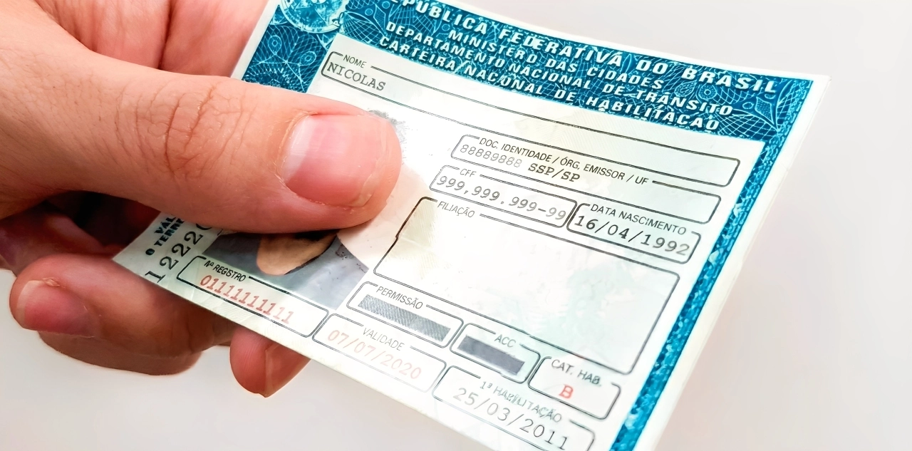 Existe uma única condição para dirigir mesmo com a CNH vencida sem levar multa