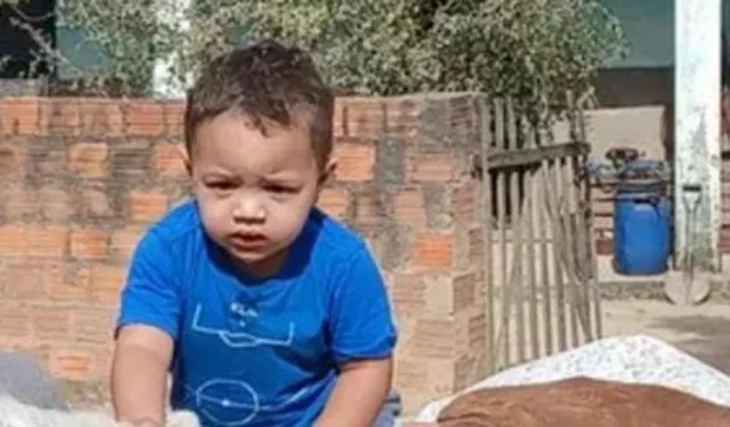 Criança de 2 anos morre após carro invadir casa e derrubar muro em Batalha